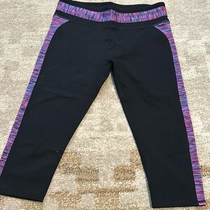 Fabletics size medium capri yoga pants